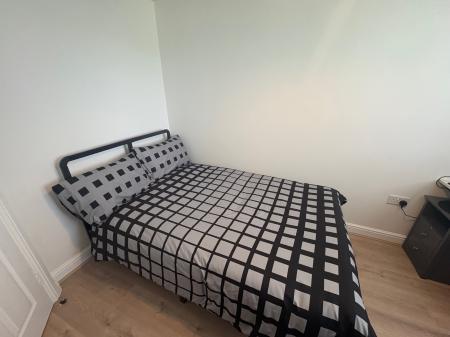 Room Carlisle Close in Corby