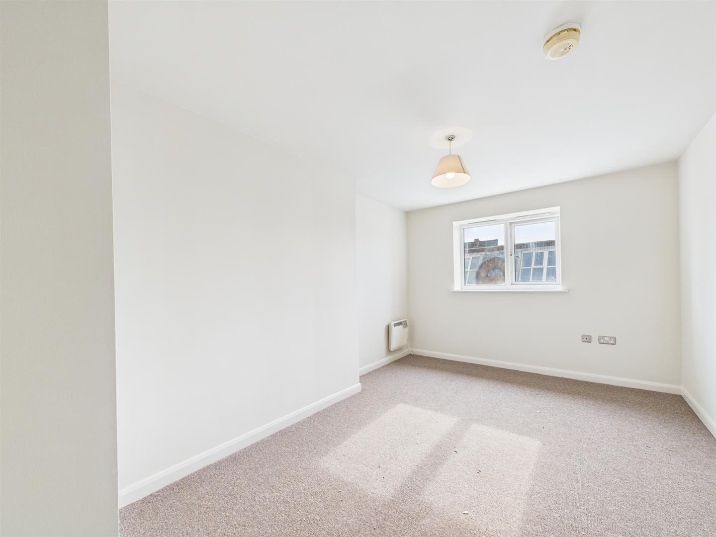 Flat Biggin Street in Charnwood