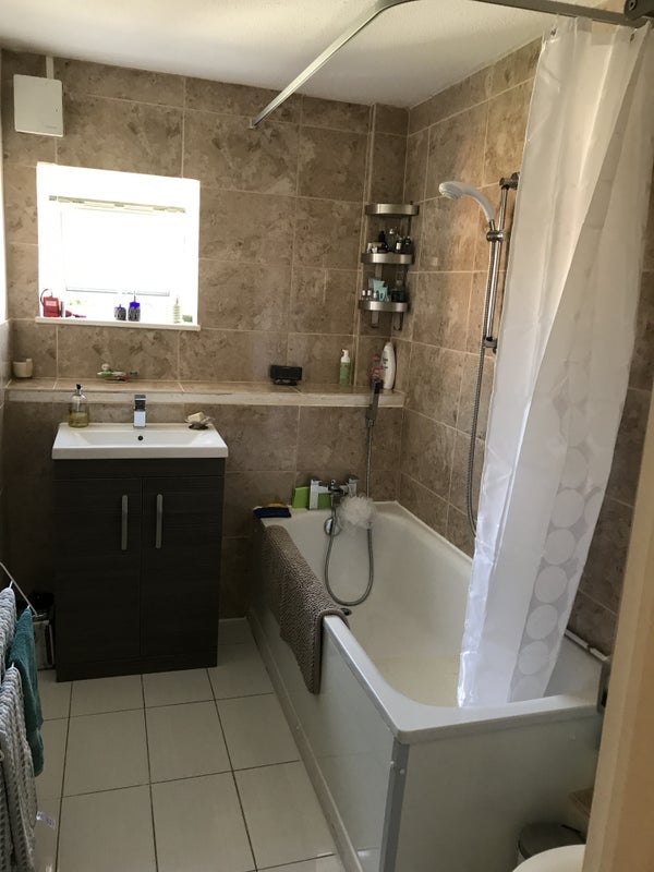 Room Aspern Grove in Greater London