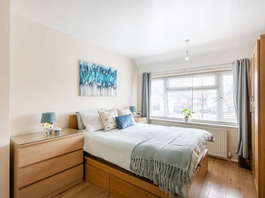 House Overbury Crescent in Greater London