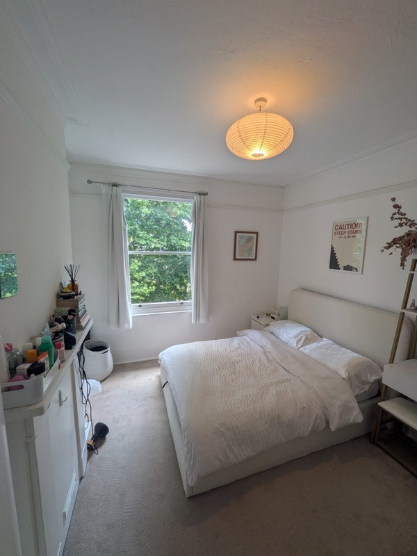 Room Breakspears Road in Greater London