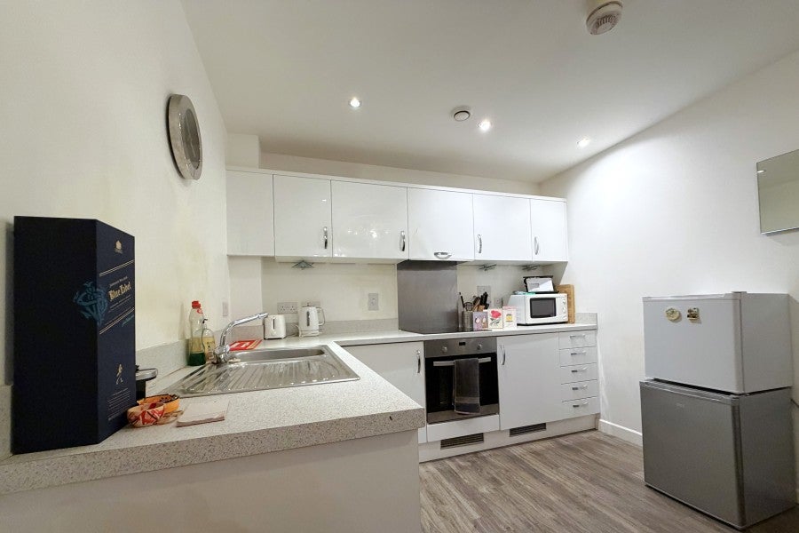 Flat Guildford Road in Woking