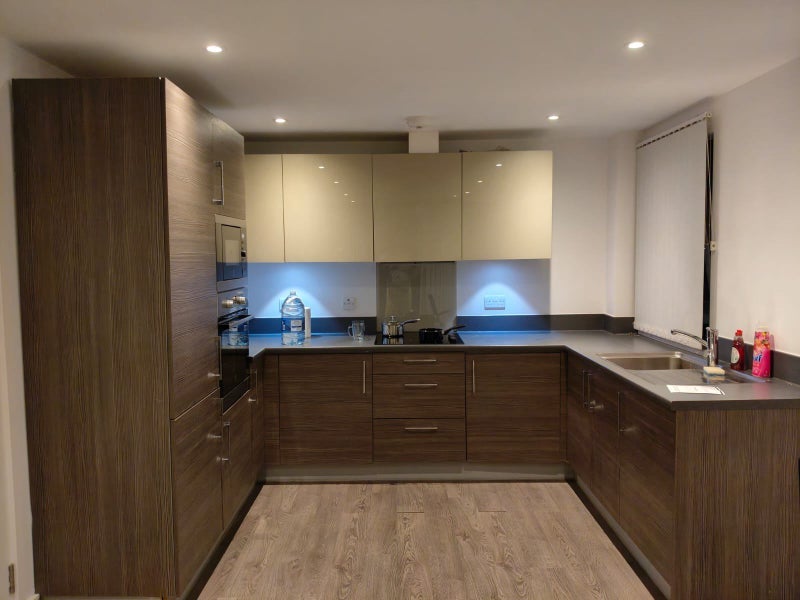 Room High Road in Greater London