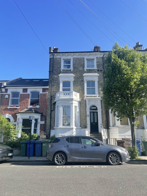 Room Graces Road in Greater London