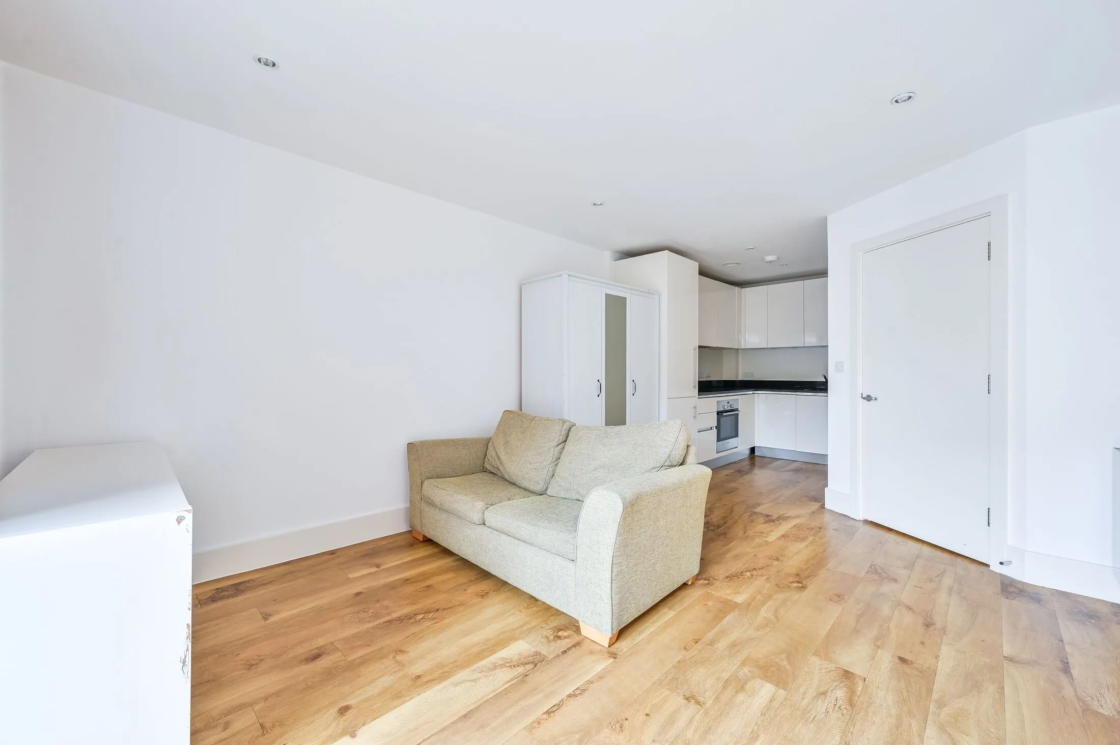 Flat Duke of Wellington Avenue in Greater London