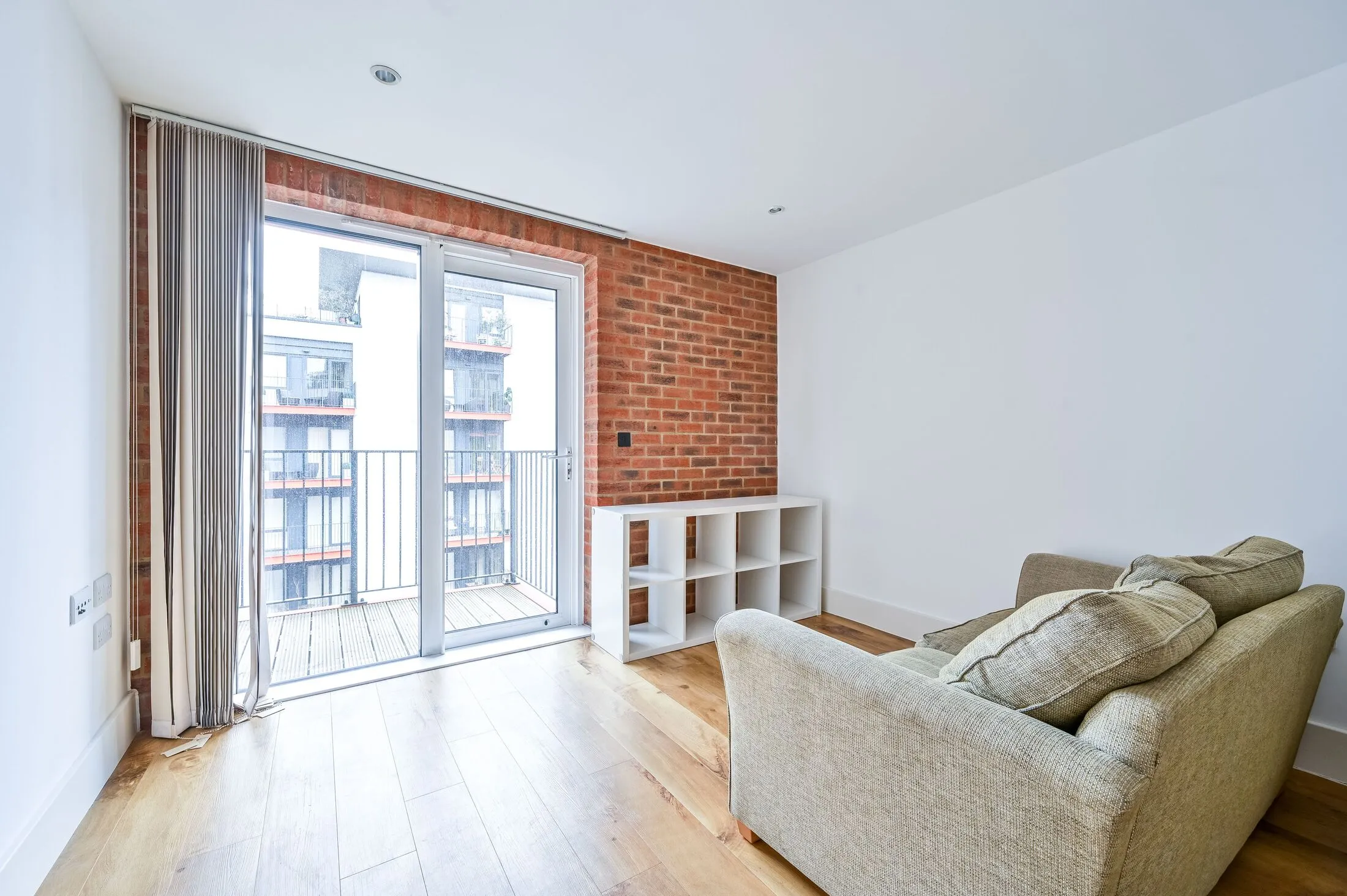 Flat Duke of Wellington Avenue in Greater London