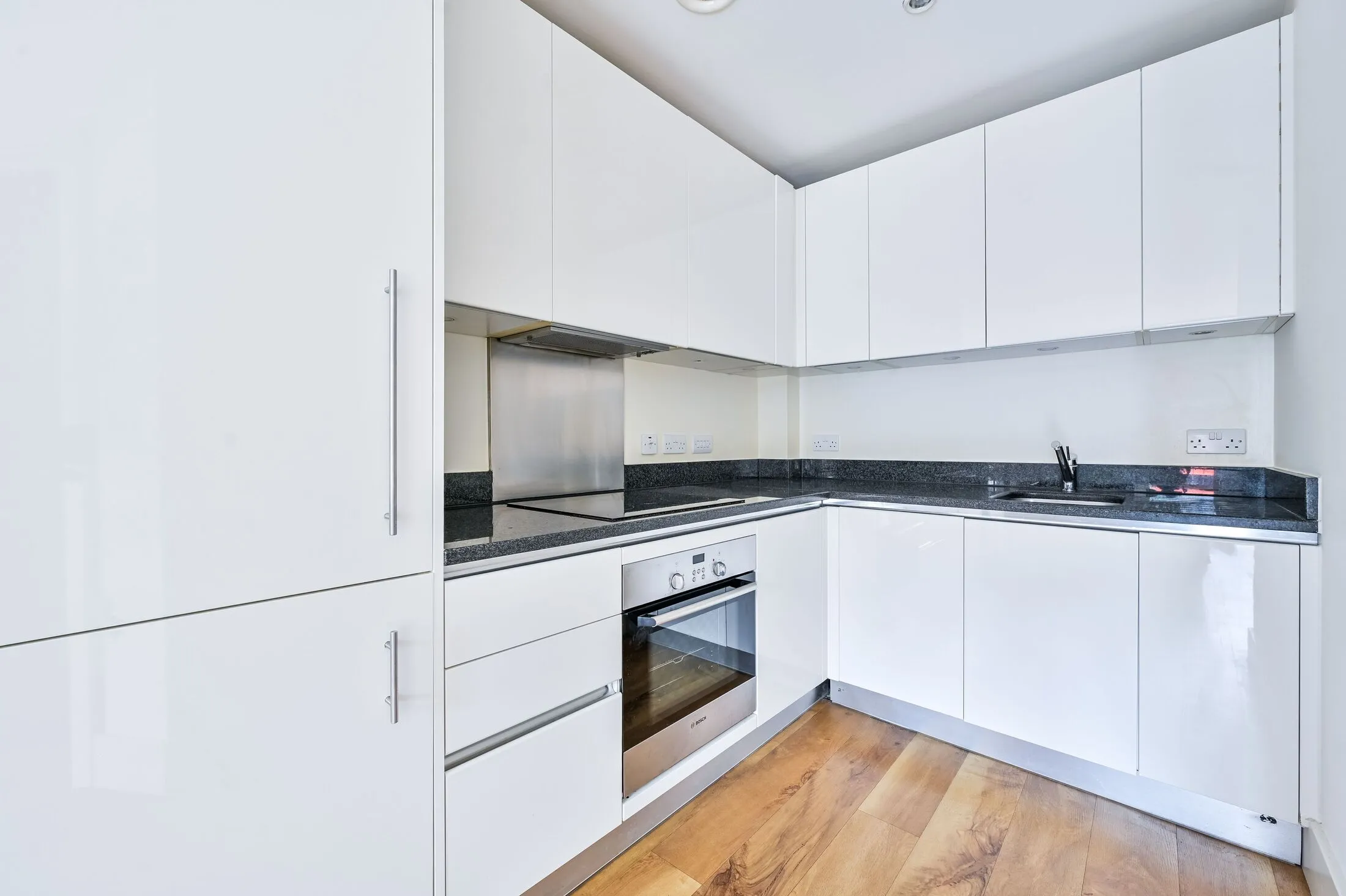 Flat Duke of Wellington Avenue in Greater London