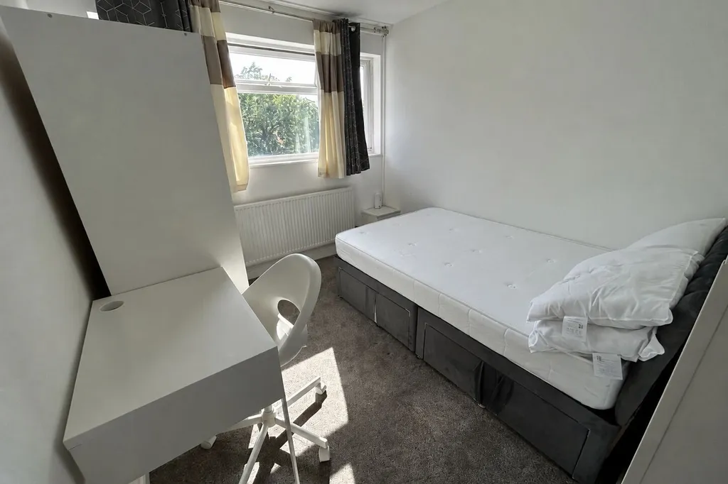 Room Clydesdale Place in Milton Keynes