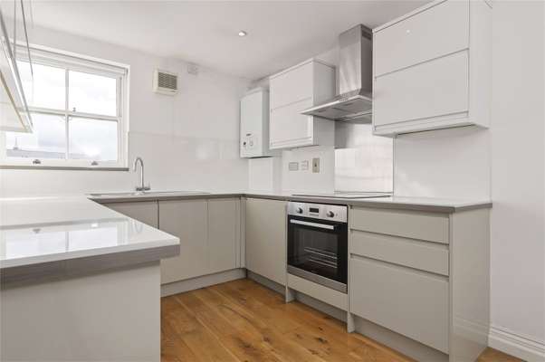 Flat Exmouth Market in Greater London