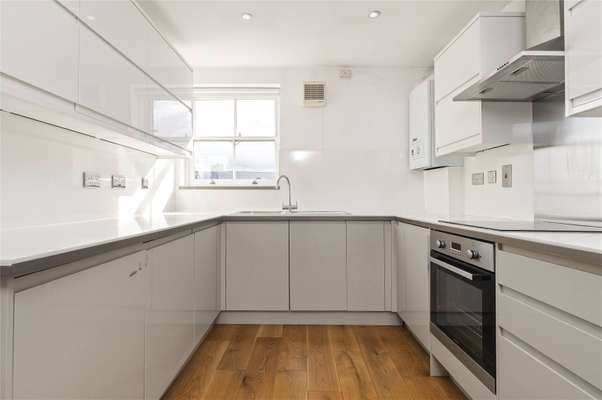 Flat Exmouth Market in Greater London