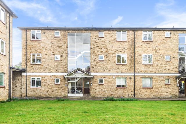 Flat Millway Close in Oxford