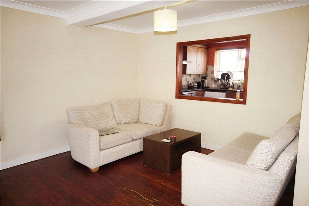 Flat Aldershot Road in Guildford