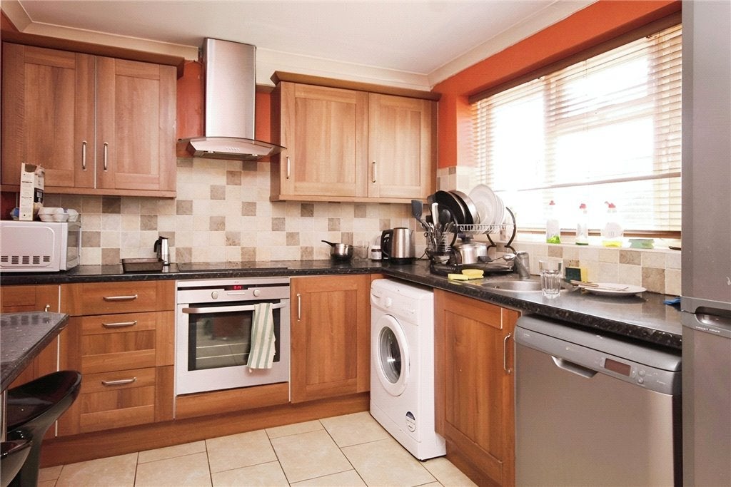 Flat Aldershot Road in Guildford