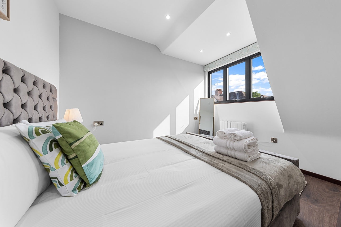 Flat Woodstock Road in Greater London