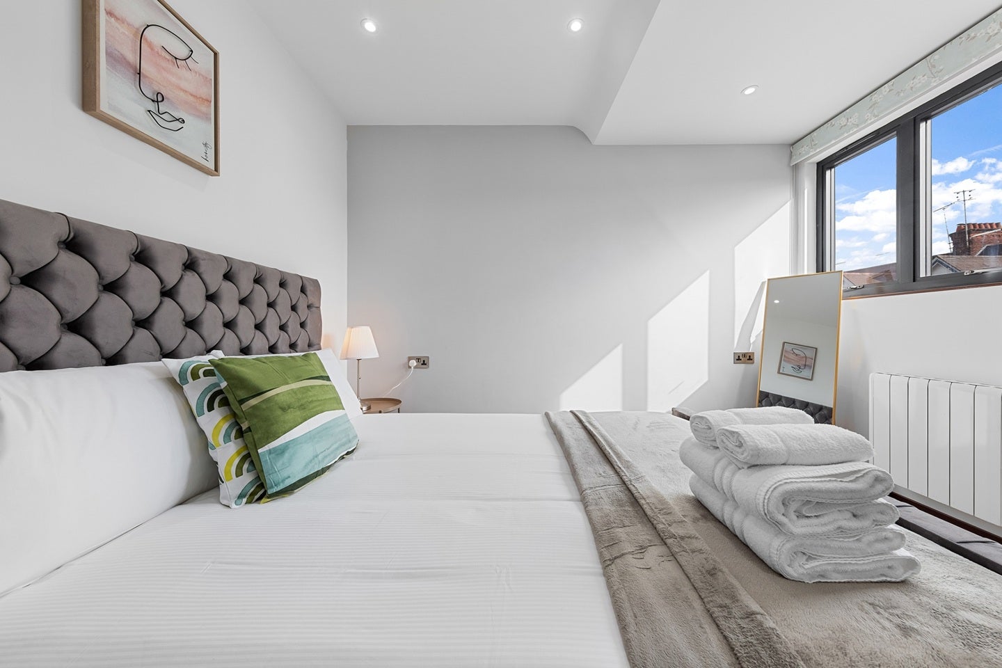 Flat Woodstock Road in Greater London