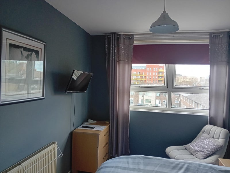 Room Maxey Road in Greater London