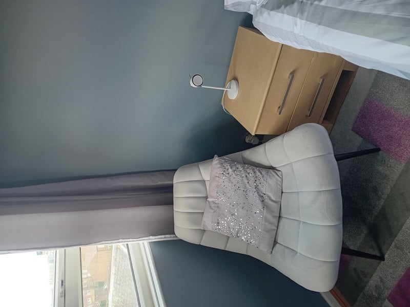 Room Maxey Road in Greater London