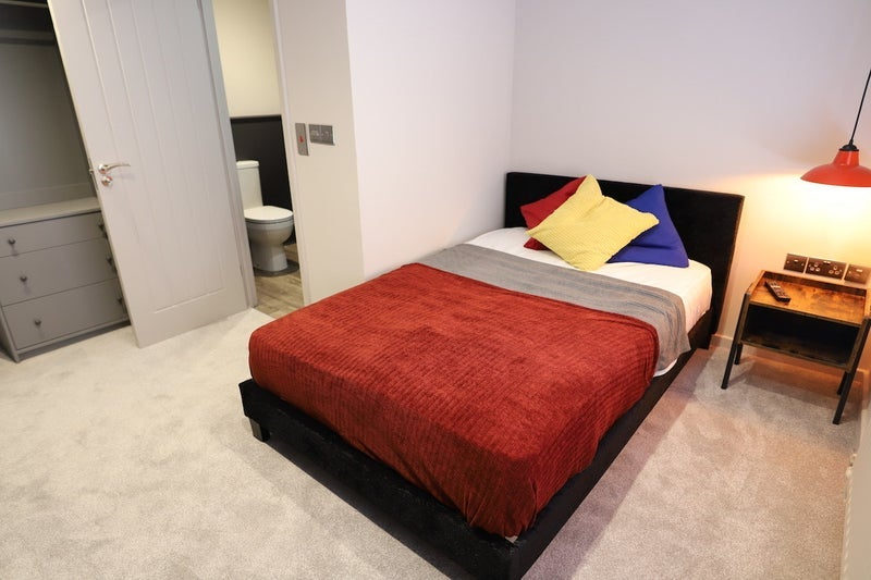 Room Easterside Road in Middlesbrough