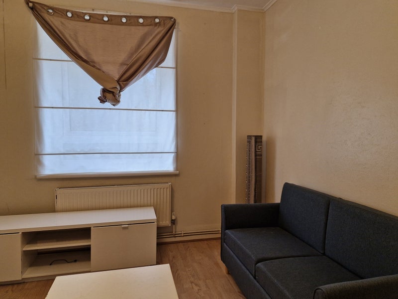 Room Barcombe Avenue in Greater London