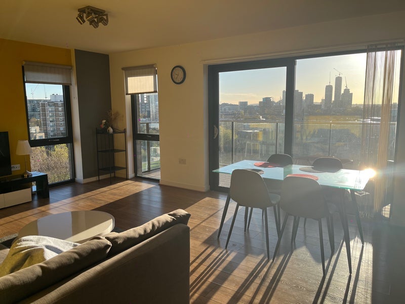 Room Cotall Street in Greater London