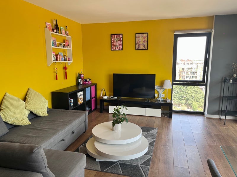 Room Cotall Street in Greater London