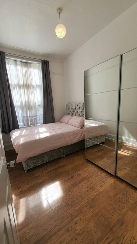 Room Norwich Road in Greater London