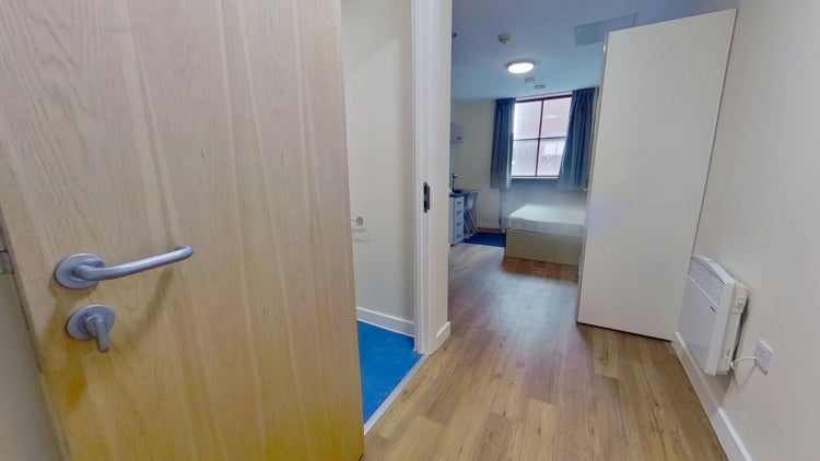 Flat Avalon Court in Nottingham