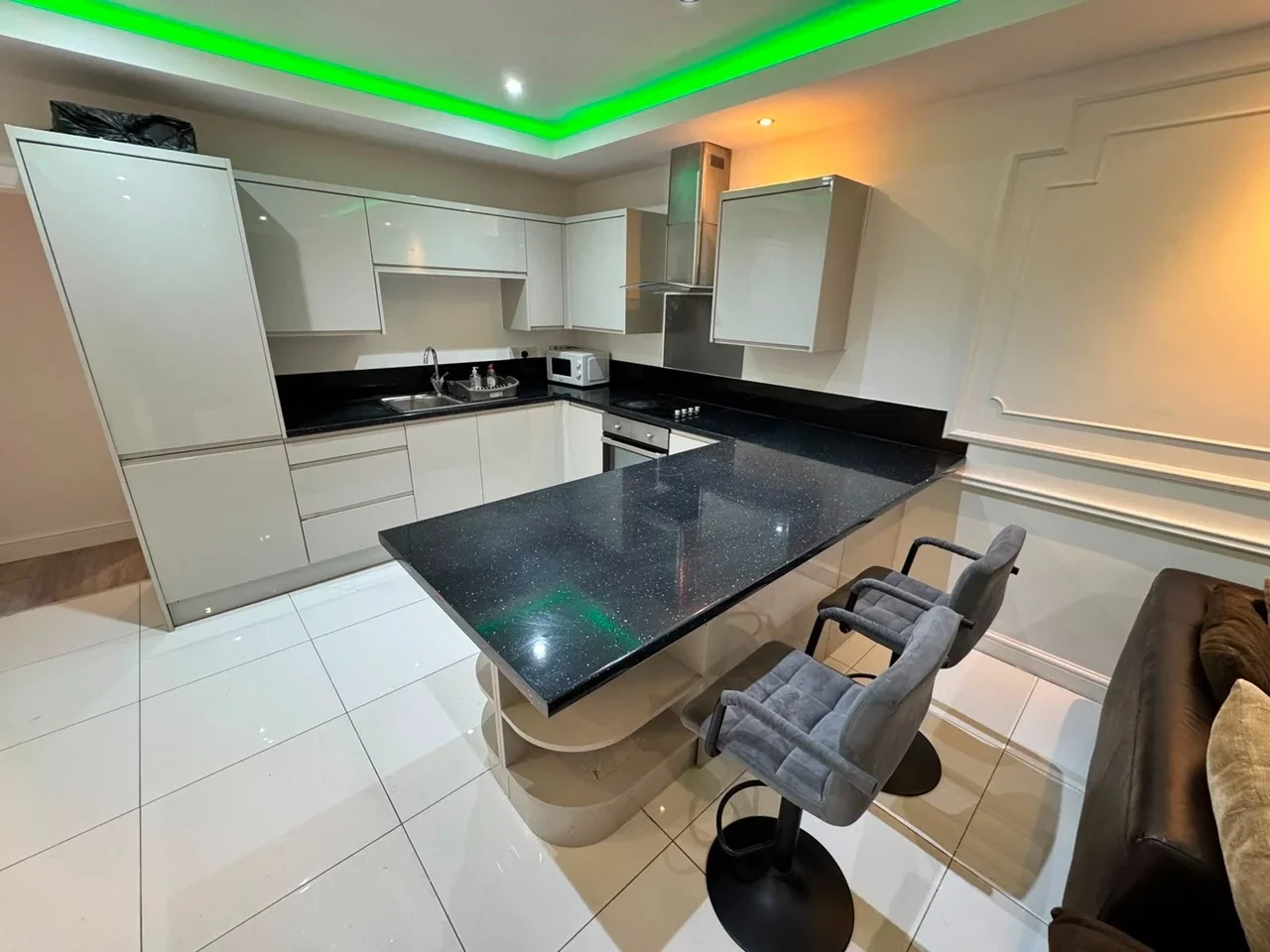 Flat Atherton Road in Greater London