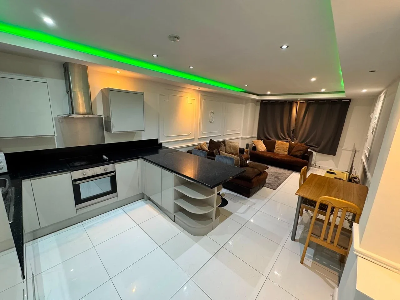 Flat Atherton Road in Greater London