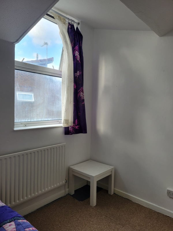 Room Clifford Drive in Greater London