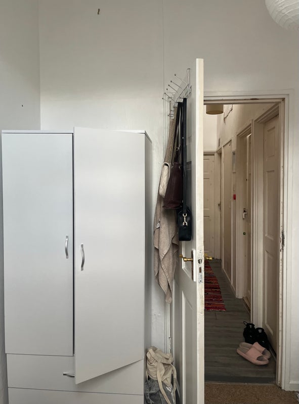 Room Clifford Drive in Greater London