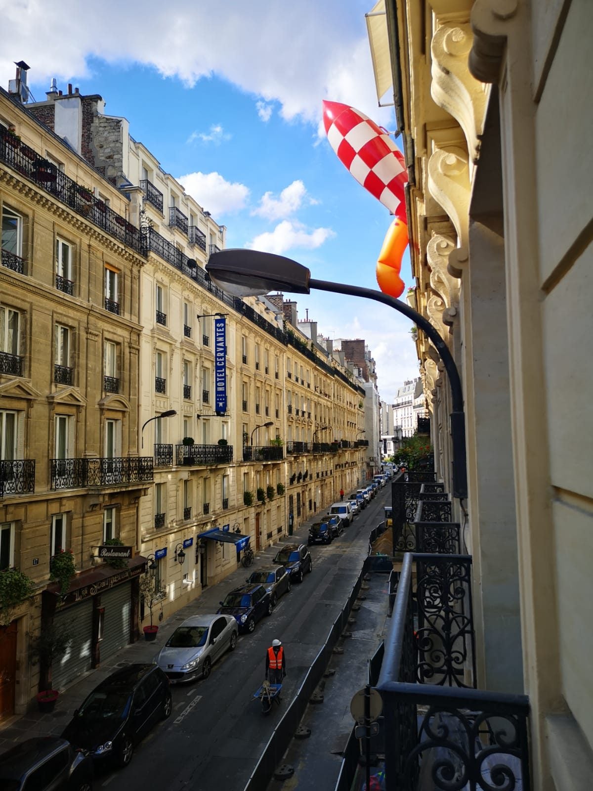 Flat Rue Pouchet in Paris
