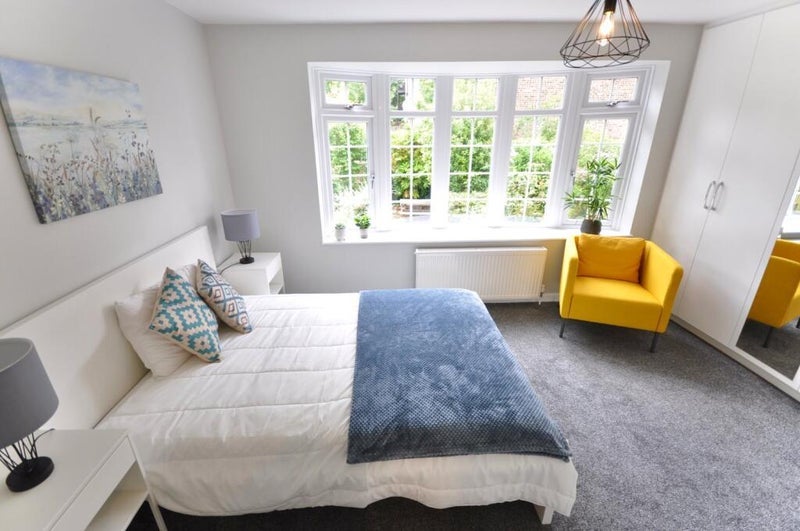 Room Westmoreland Road in Greater London