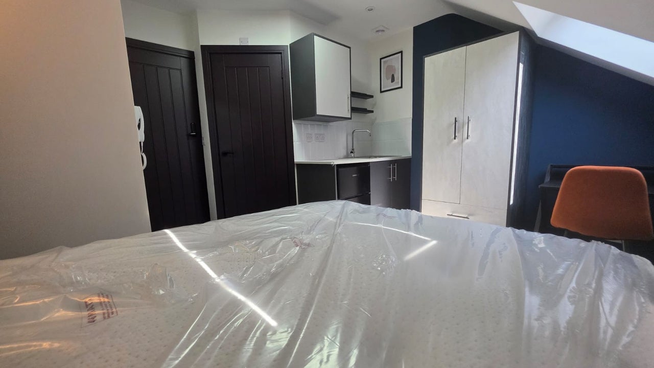 Room Hitchin Road in Luton