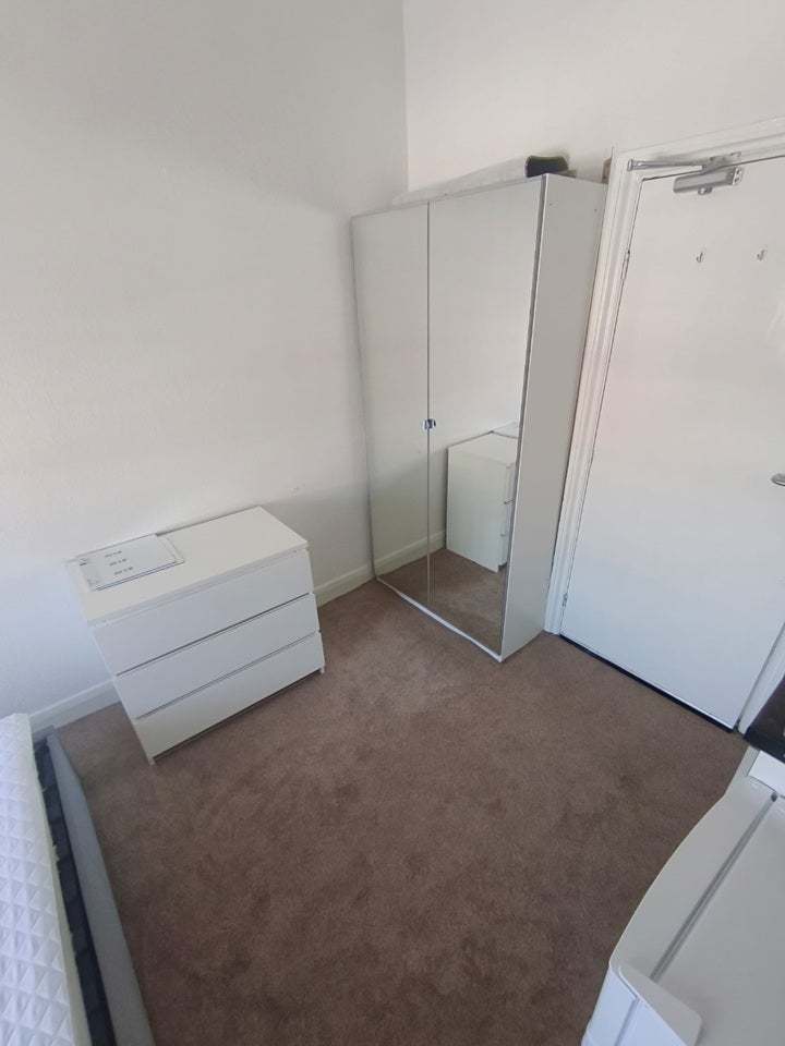 Room Goldhawk Road in Greater London