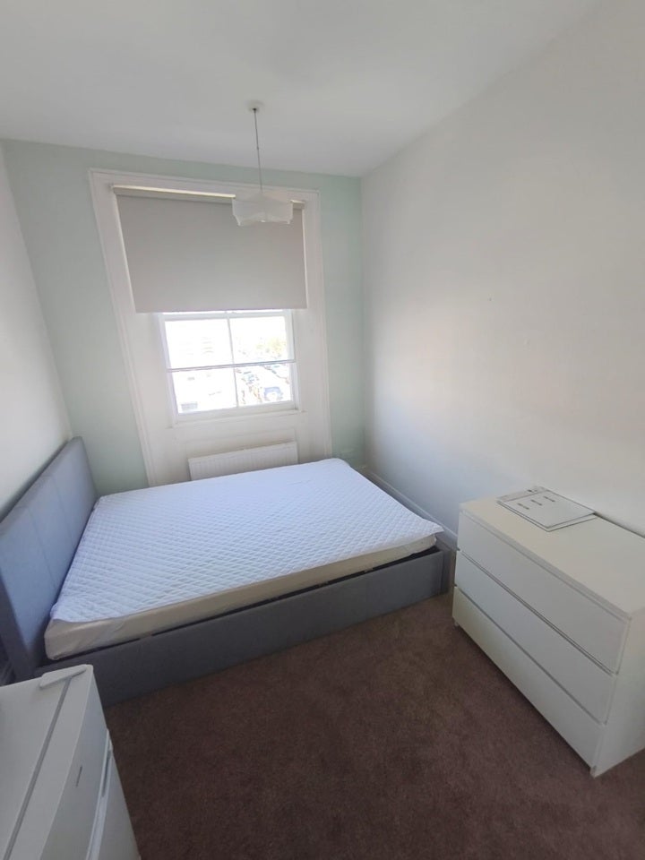 Room Goldhawk Road in Greater London
