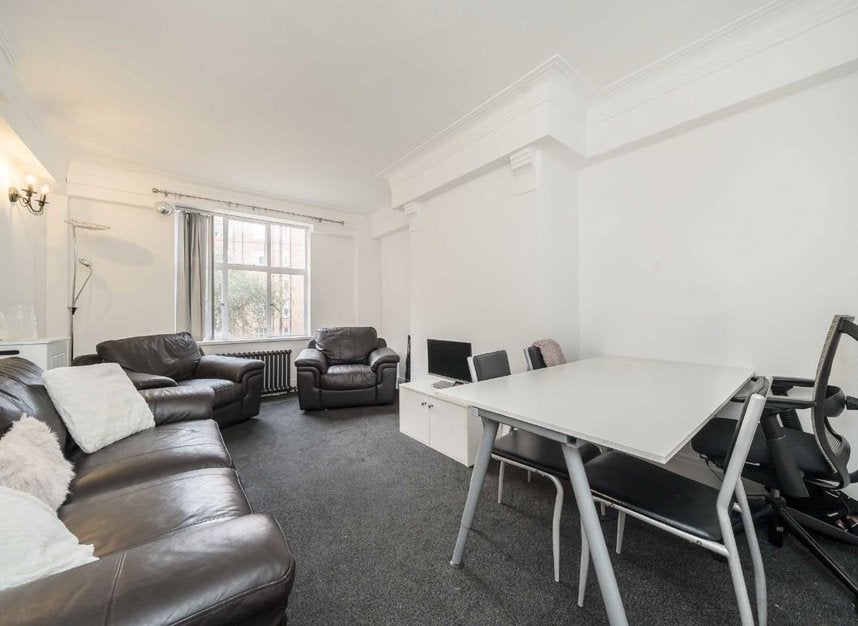 Flat Wellesley Road in Greater London