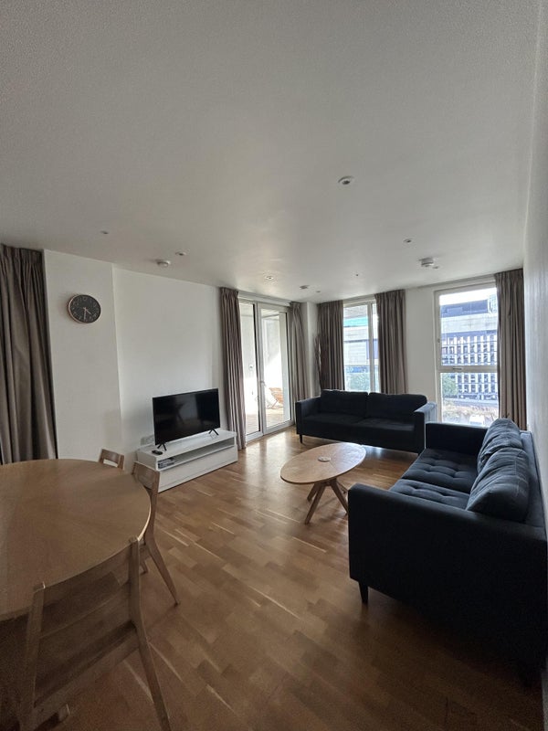 Flat Penny Brookes Street in Greater London