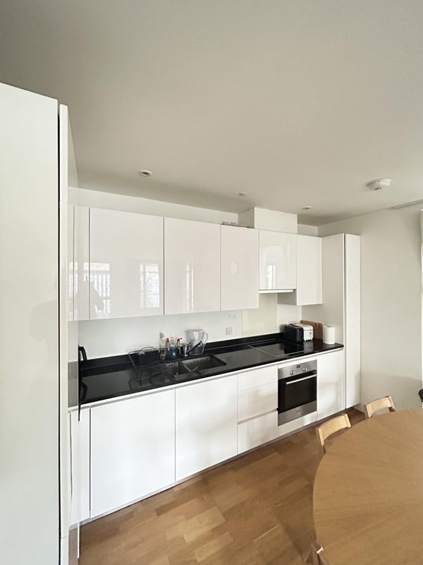 Flat Penny Brookes Street in Greater London