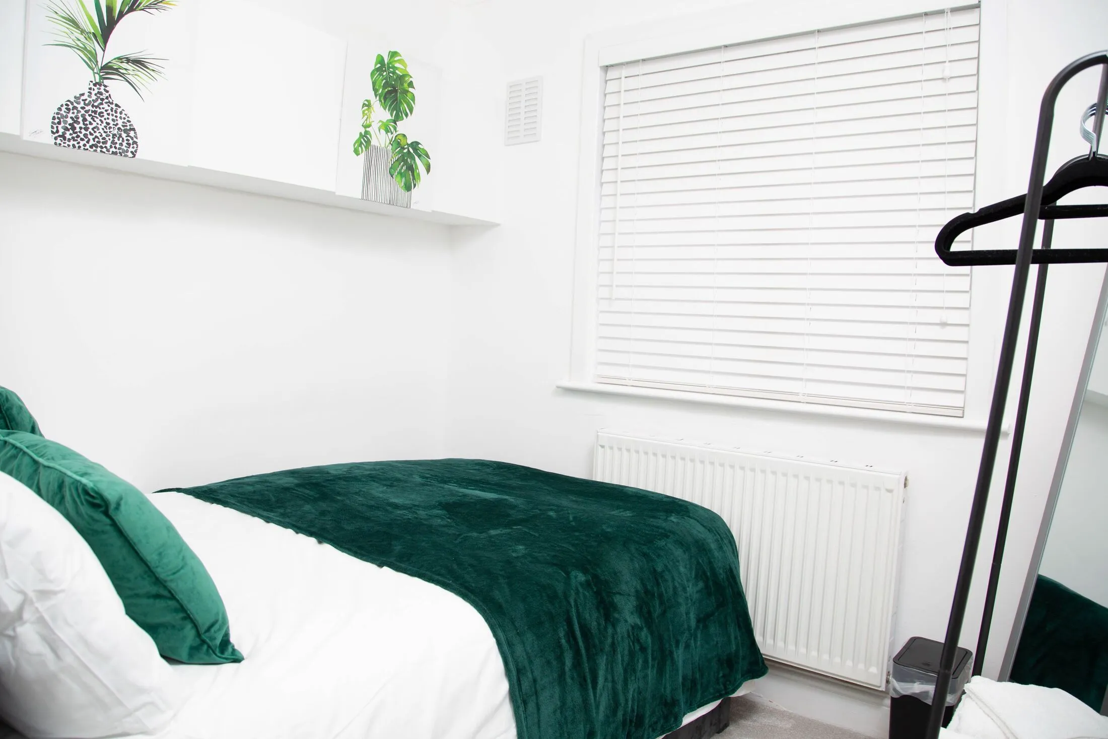 Flat Staverton Road in Greater London