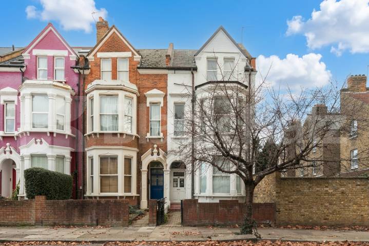 Flat Iverson Road in Greater London