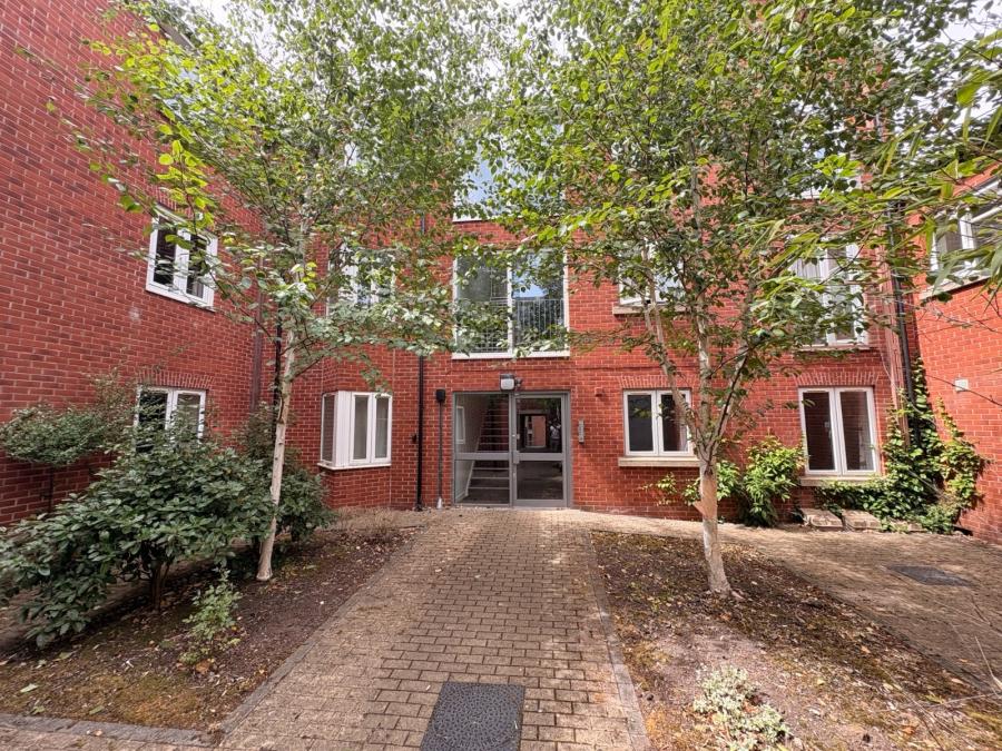 Flat Crofts Lane in Ross-on-Wye