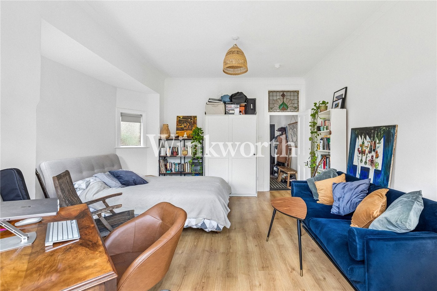 Flat Sylvan Avenue in Greater London