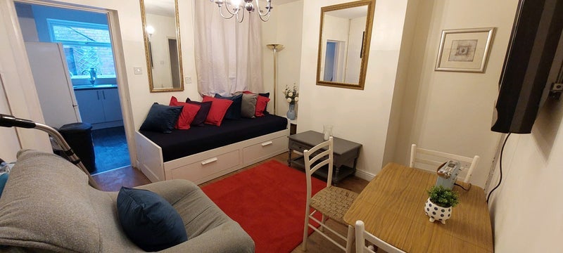 Room Lover's Lane in Newark and Sherwood