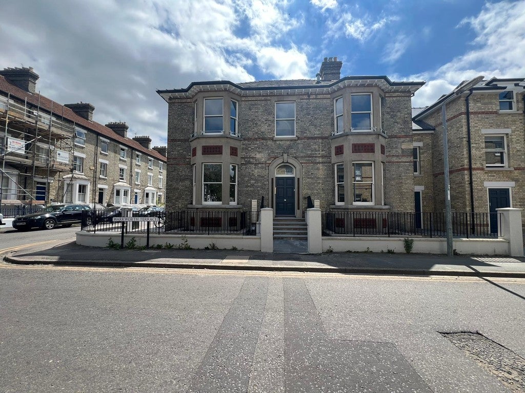 Flat Warkworth Terrace in Cambridge