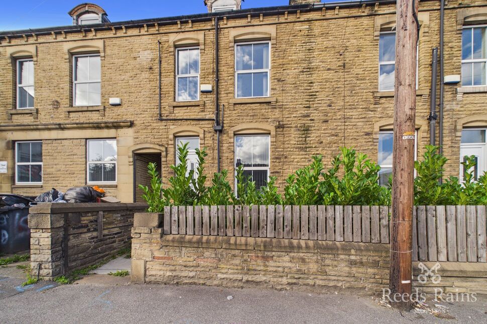 Flat Manchester Road in Huddersfield