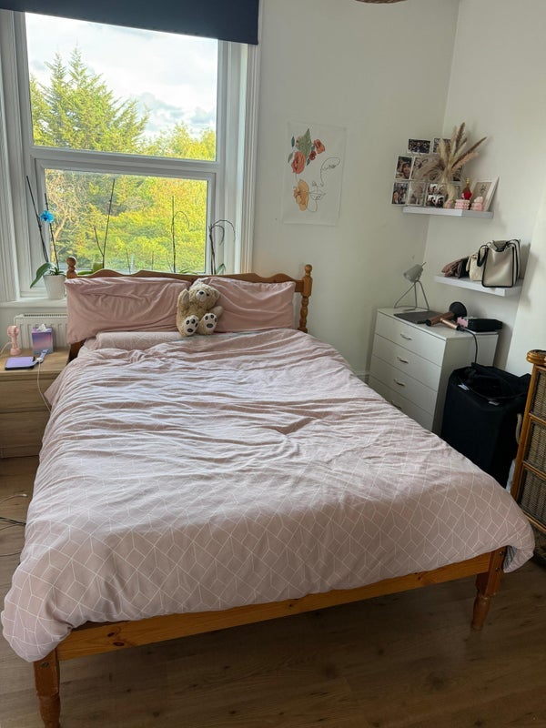 Room Ballards Lane in Greater London