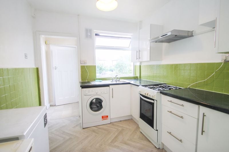 Flat Morton Court in Greater London