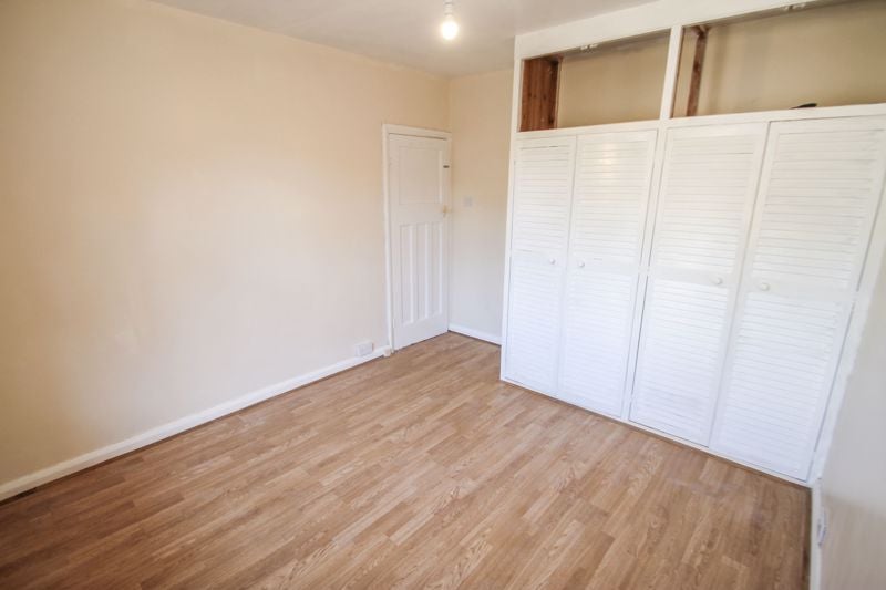 Flat Morton Court in Greater London