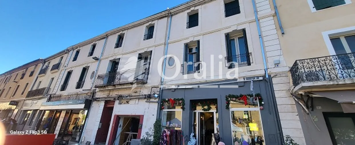 Flat Place de la République in Lunel